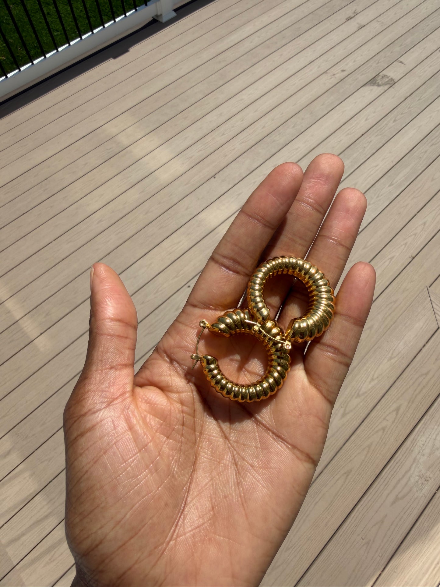 Sheyla Hoop Earrings