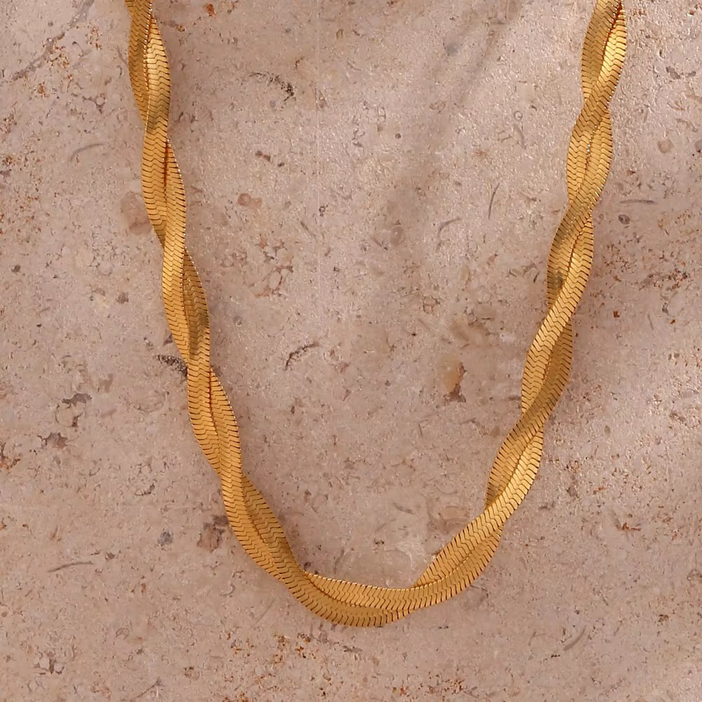 Twisted Herringbone Chain Necklace
