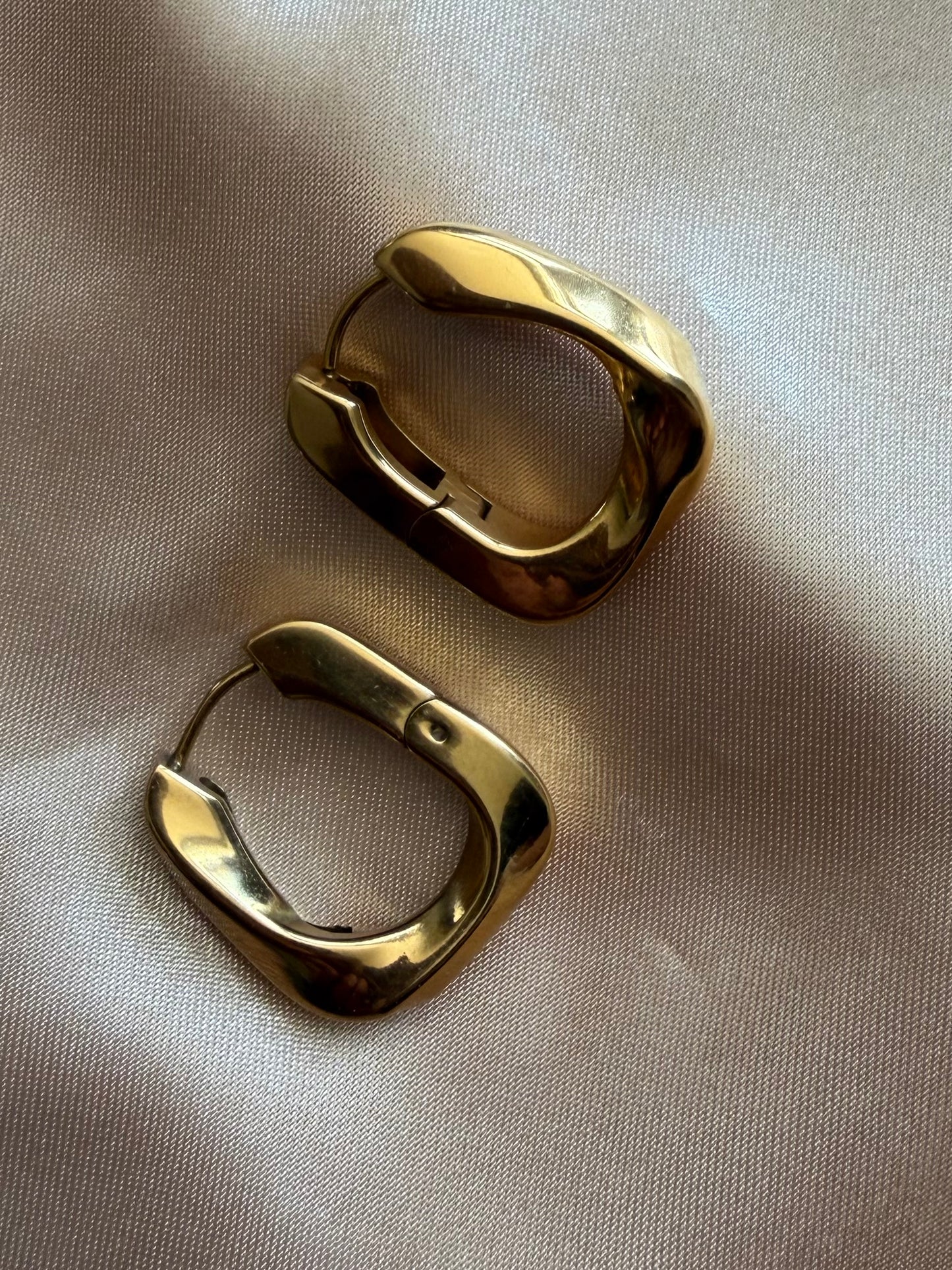 Kelly Hoop Earrings